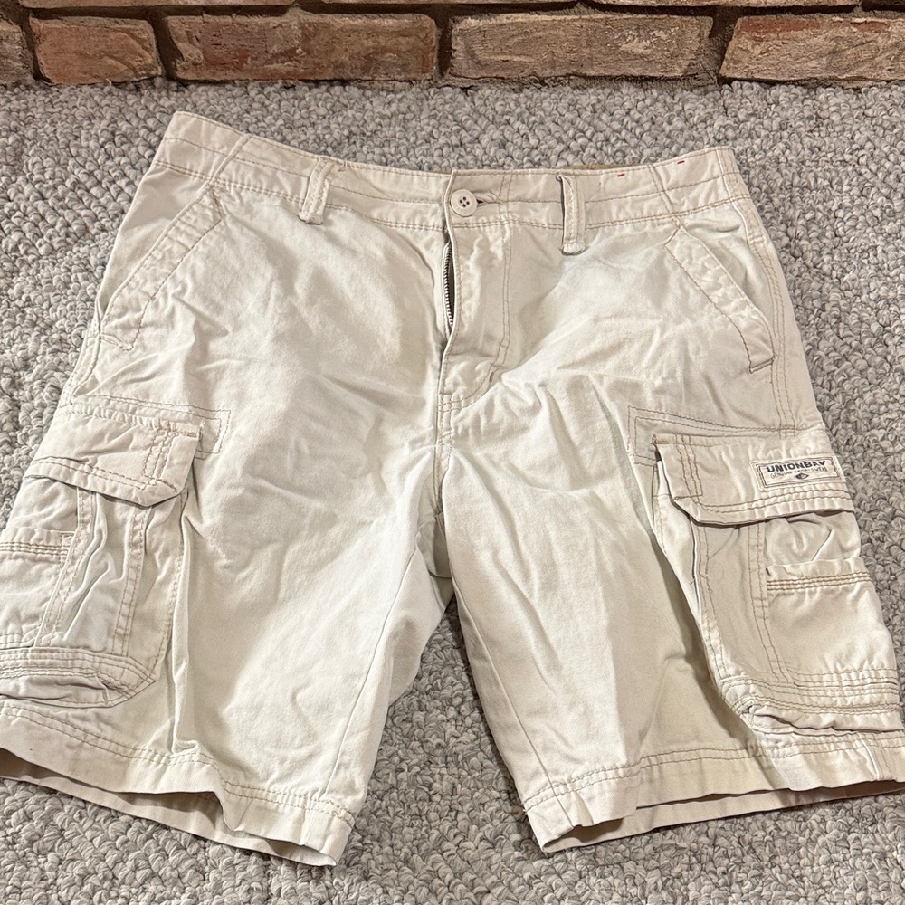 UNIONBAY Men's Cream Cargo Shorts